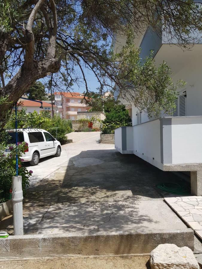 Apartment Valeria Lopar Εξωτερικό φωτογραφία